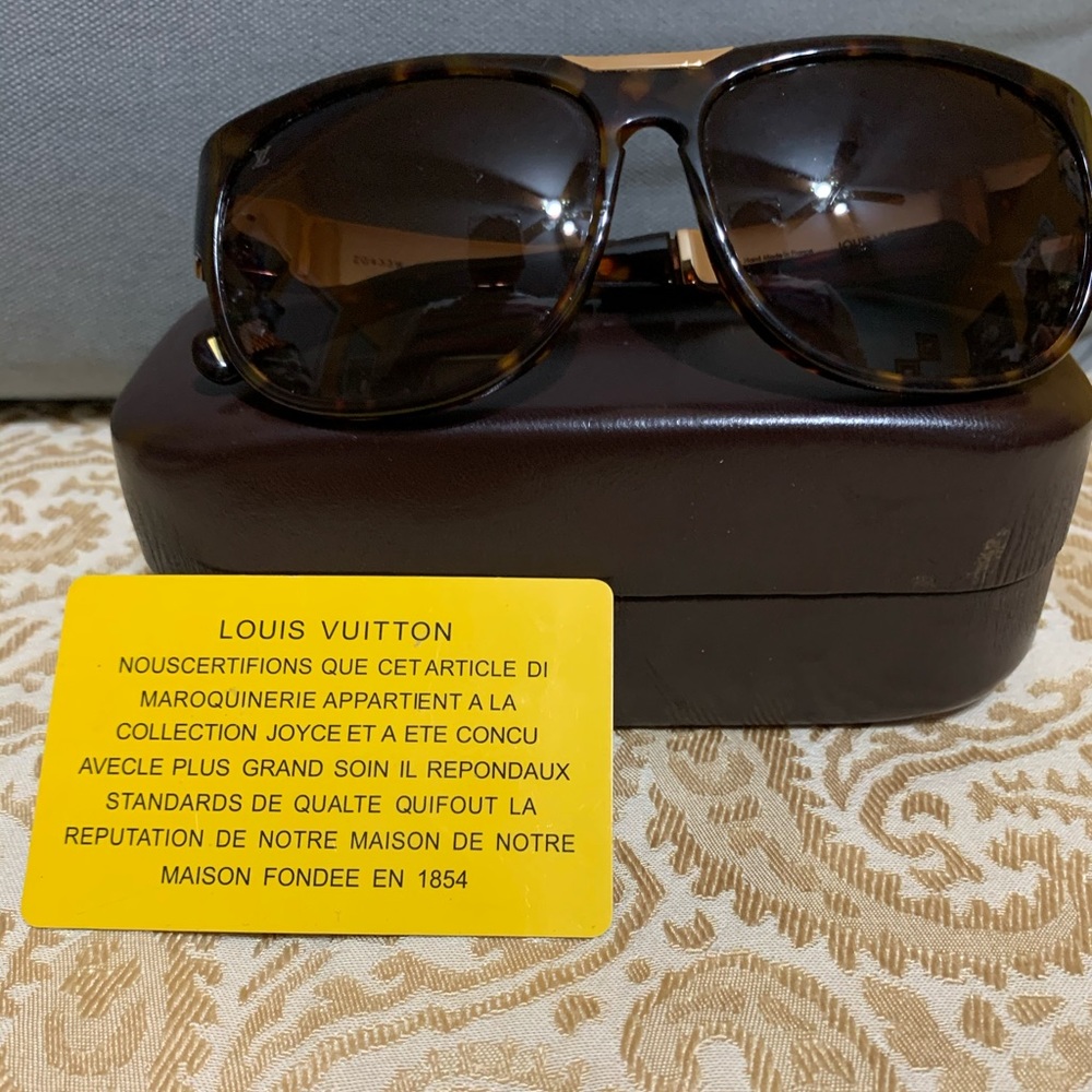 Authentic Louis Vuitton Attirance Sunglasses - Picture 8 of 9